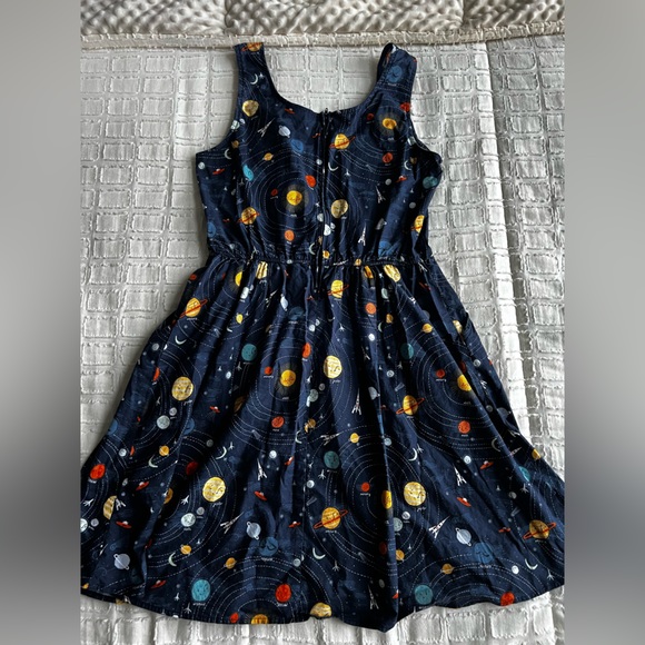 Retrolicious Vintage Inspired Universe Themed Dress - Picture 5 of 6